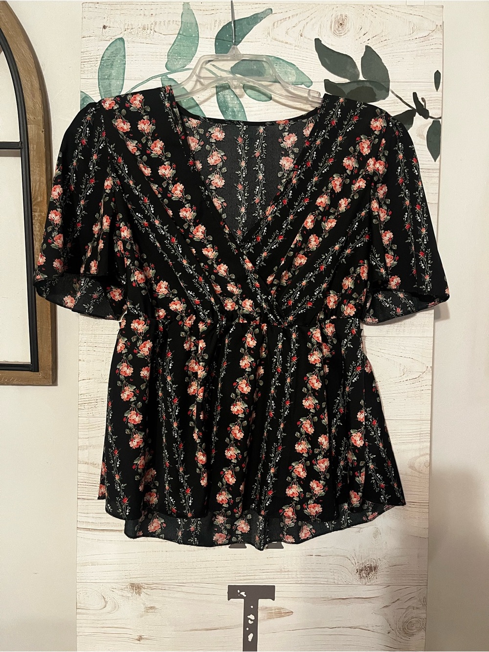 SHEIN Black Floral V-Neck Peplum Blouse